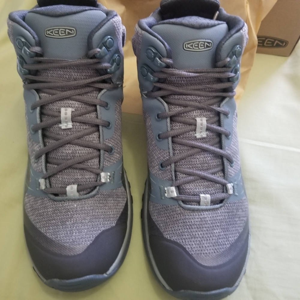 NWT KEEN Terradora Boots size 8